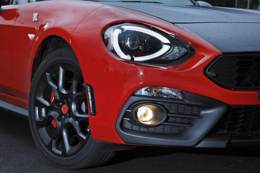 Детали экстерьера Abarth 124 Spider (348) 2016 года  (WW) (фото 34 из 73)